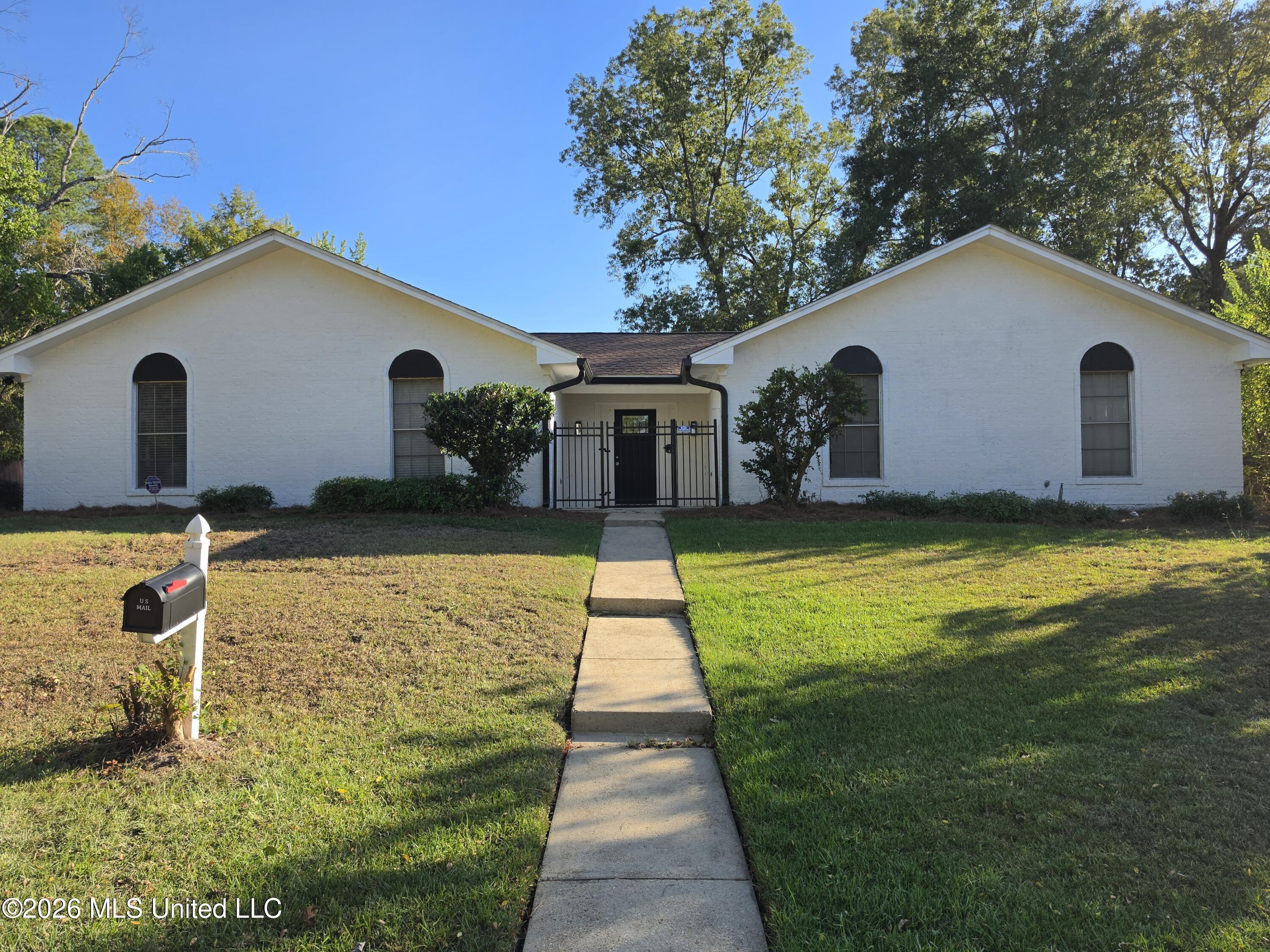 325 Post Oak Road Jackson Mississippi United States, for Sale, residential, Jessica McLaurin, Rezults Realty, LLC