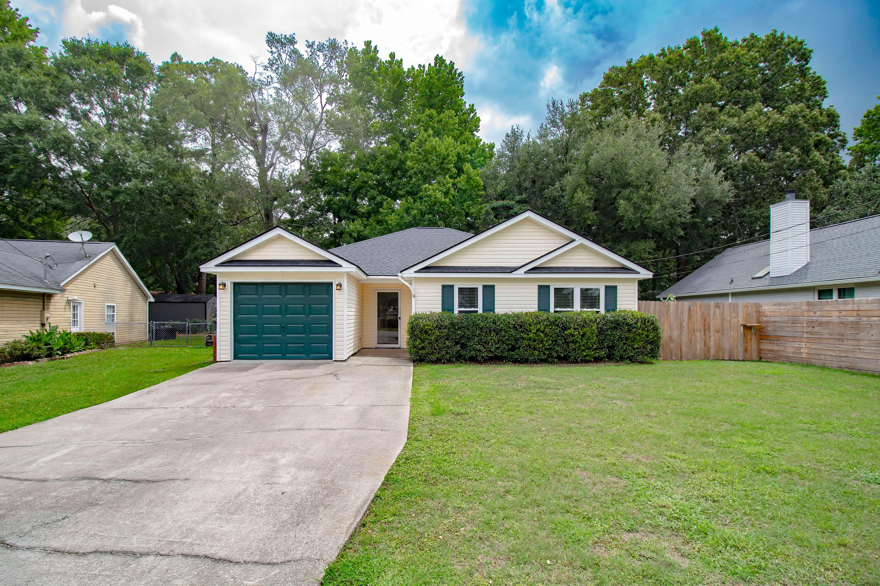 2418 Double Oak Drive Charleston South Carolina United States, Sale Pending, residential, Bobbie  Rose, Keller Williams Realty Charleston/West Ashley