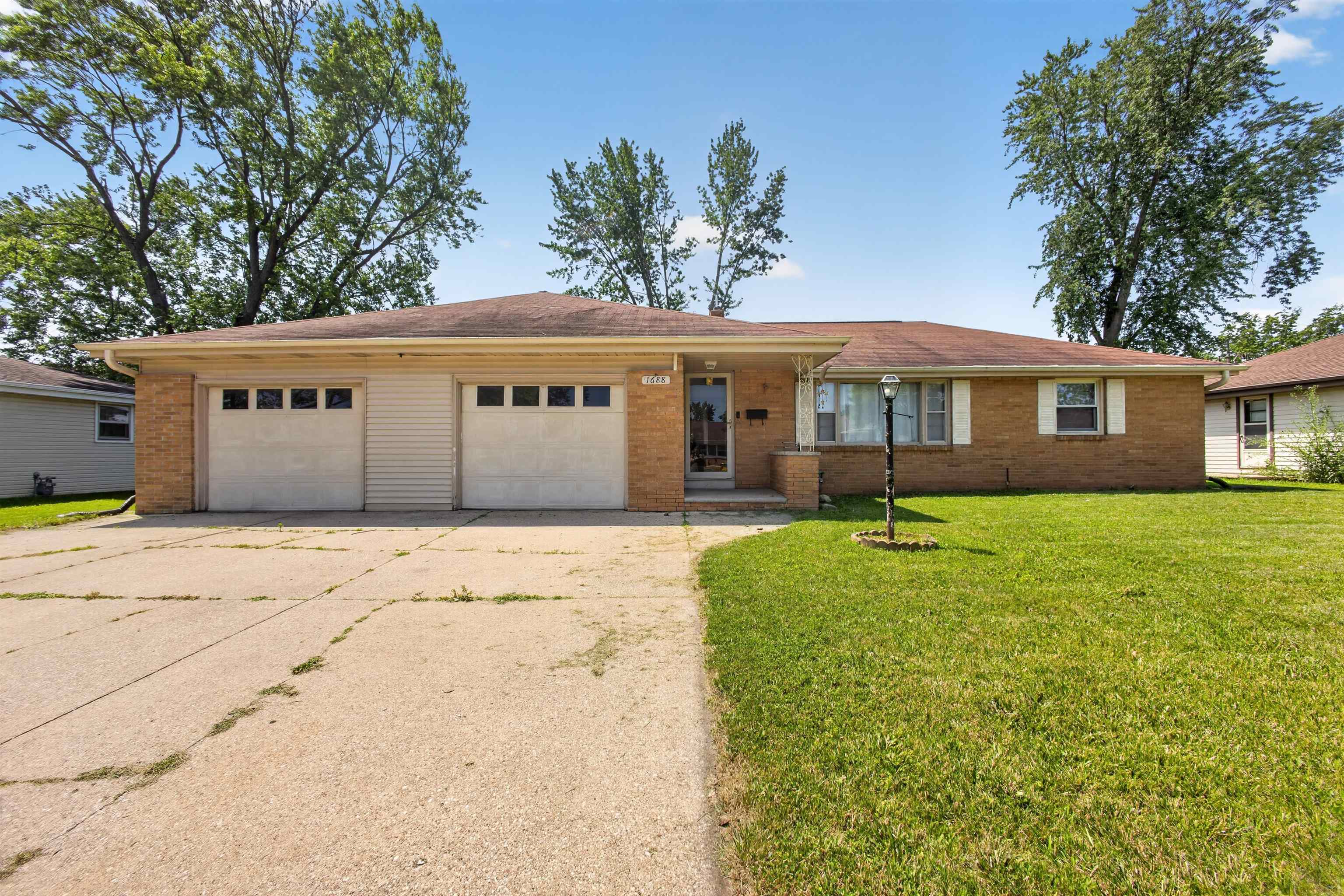 1688 LILAC Lane Green Bay Wisconsin United States, for Sale, residential,  , Fireside Realty LLC