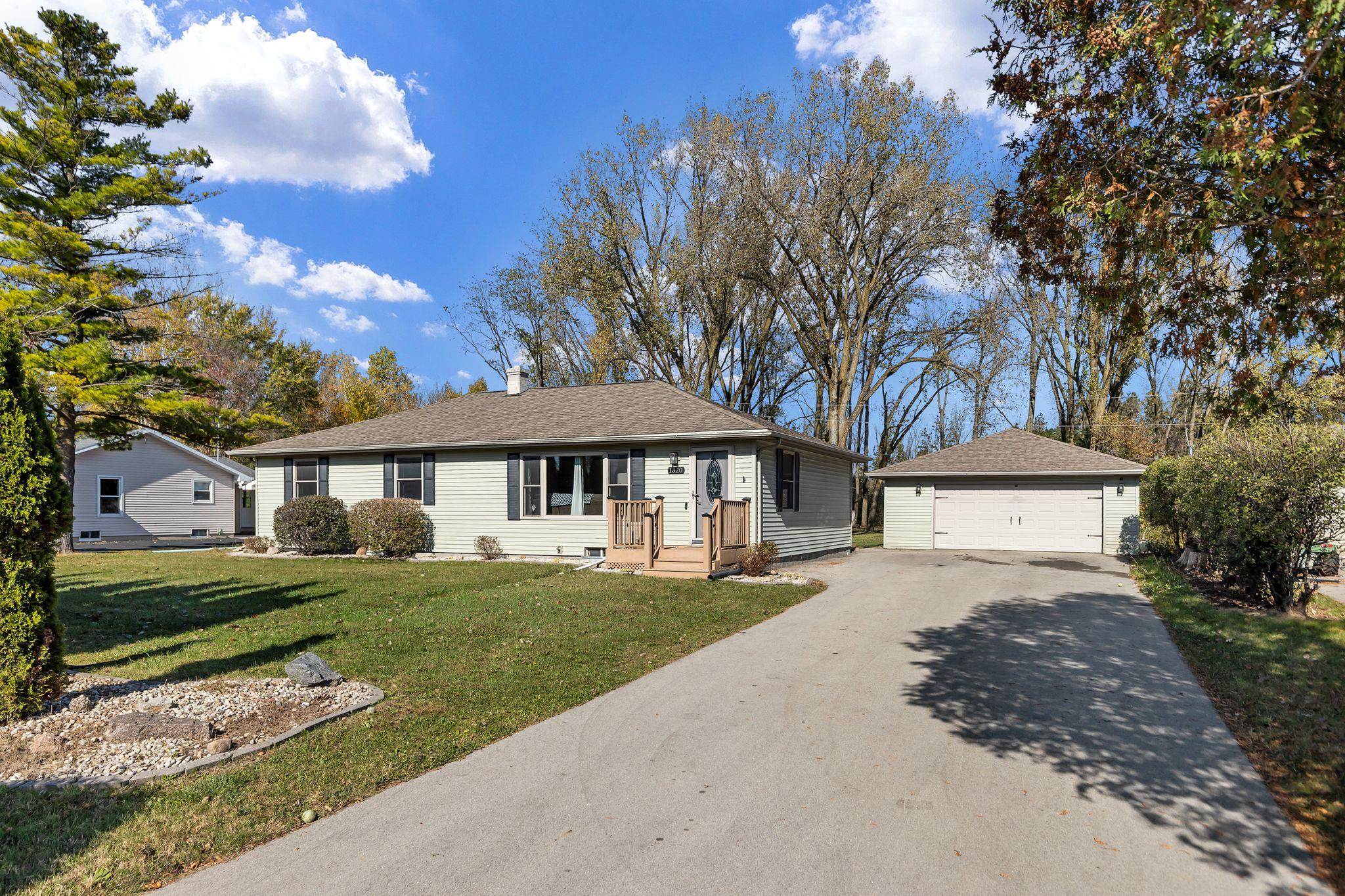 1320 W EDGEWOOD Drive Appleton Wisconsin United States, for Sale, residential,  , Fireside Realty LLC