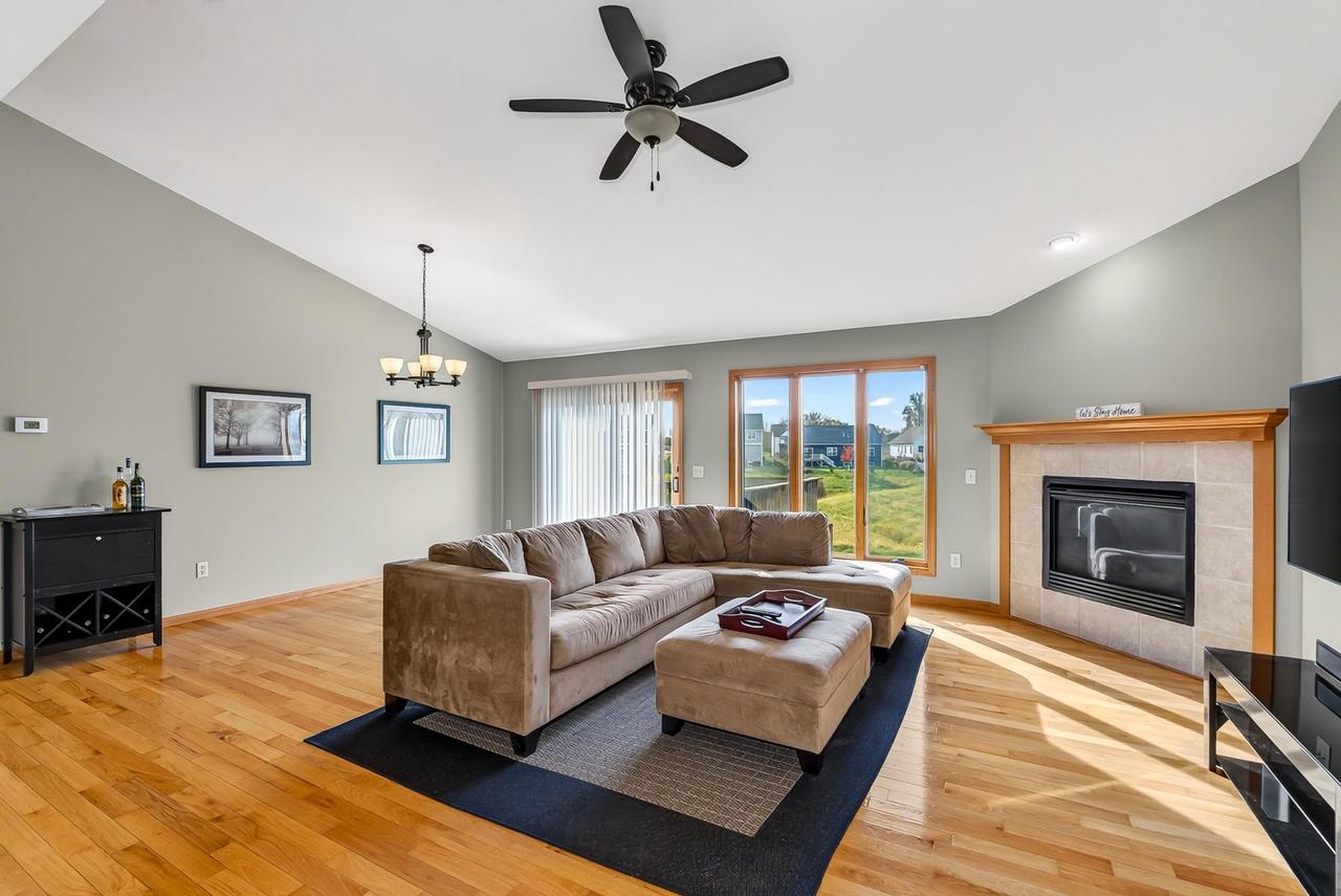 124 Marcie Drive Brooklyn Wisconsin United States, for Sale, residential, Demo Agent, InCom Real Estate - New Demo Office