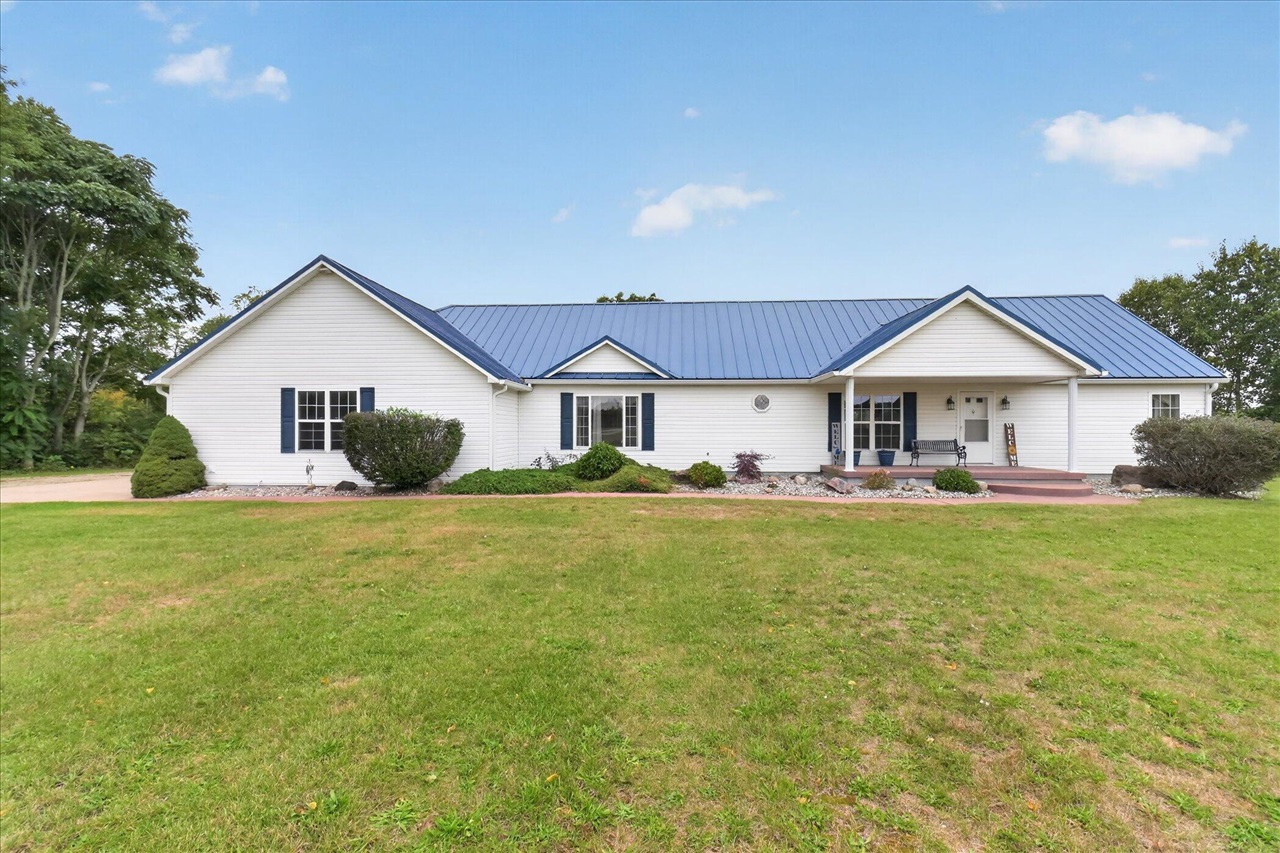 11600 Silver Lake Highway Brooklyn Michigan United States, for Sale, residential, Demo Agent, InCom Real Estate - New Demo Office