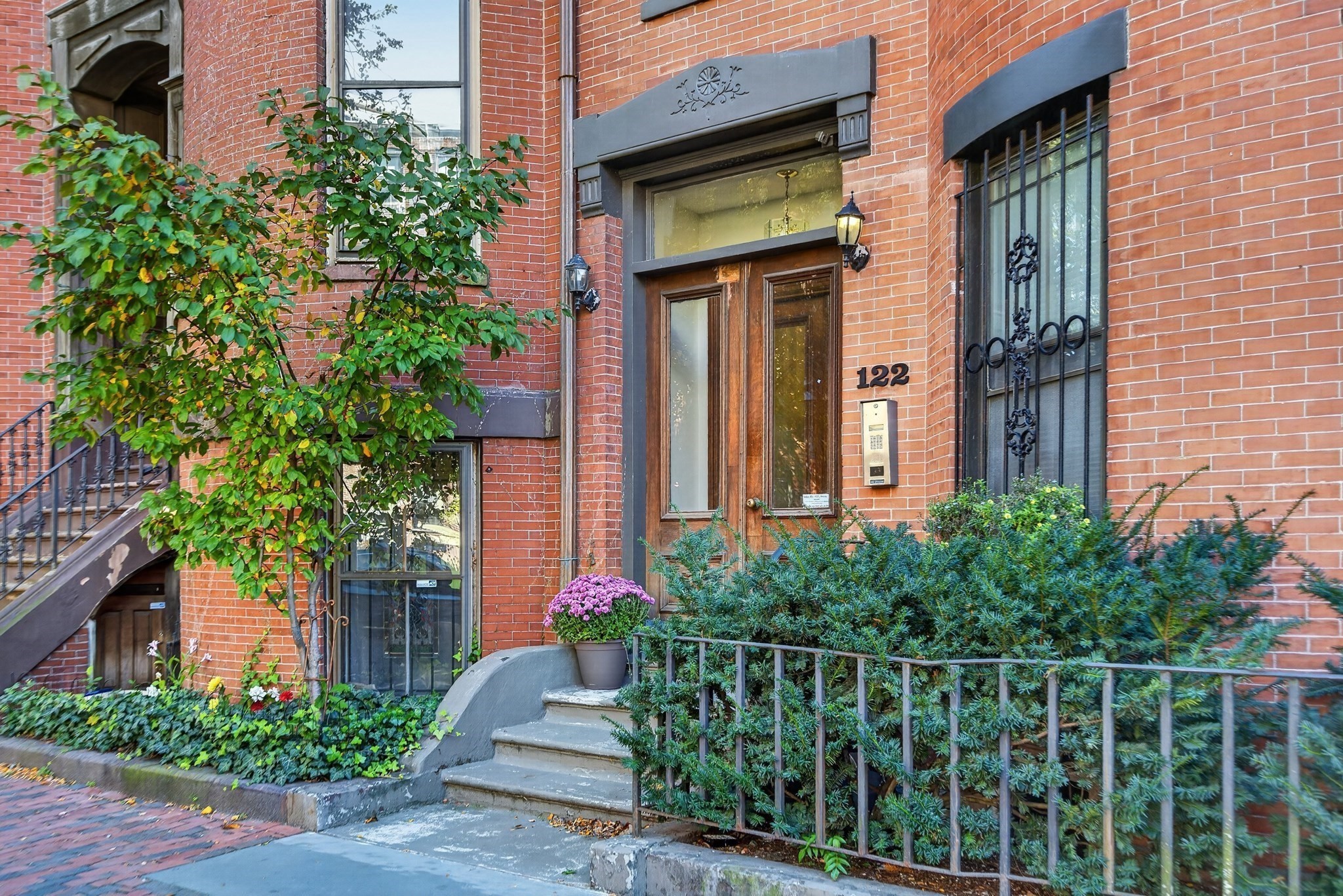 122 Chandler St  UNIT A Boston Massachusetts United States, for Sale, residential, Darcy Bento, South Boston  Realtor Bento Real Estate Group, Bento Real Estate Group, Inc.