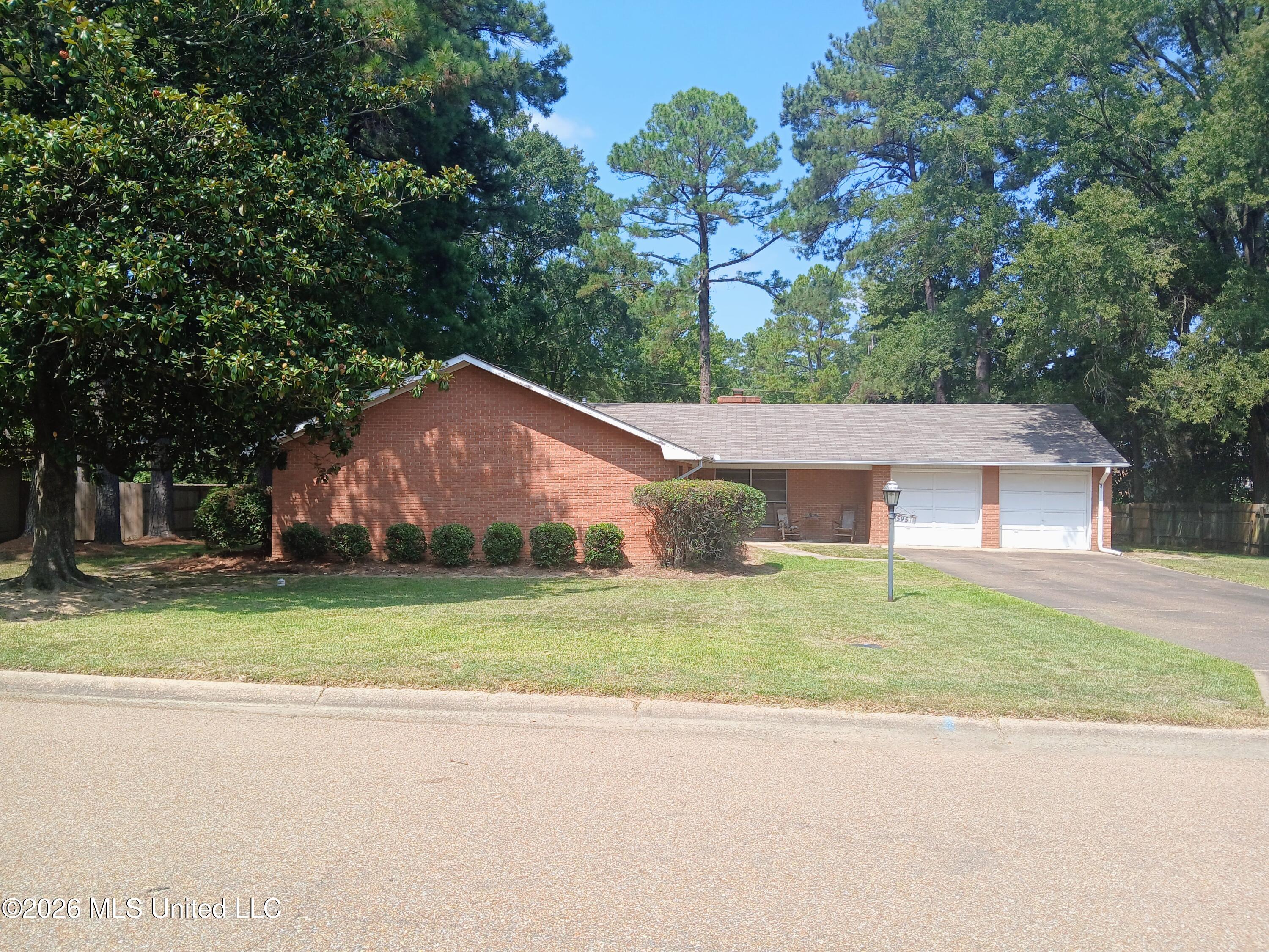 5951 Waverly Drive Jackson Mississippi United States, for Sale, residential, Jessica McLaurin, Rezults Realty, LLC
