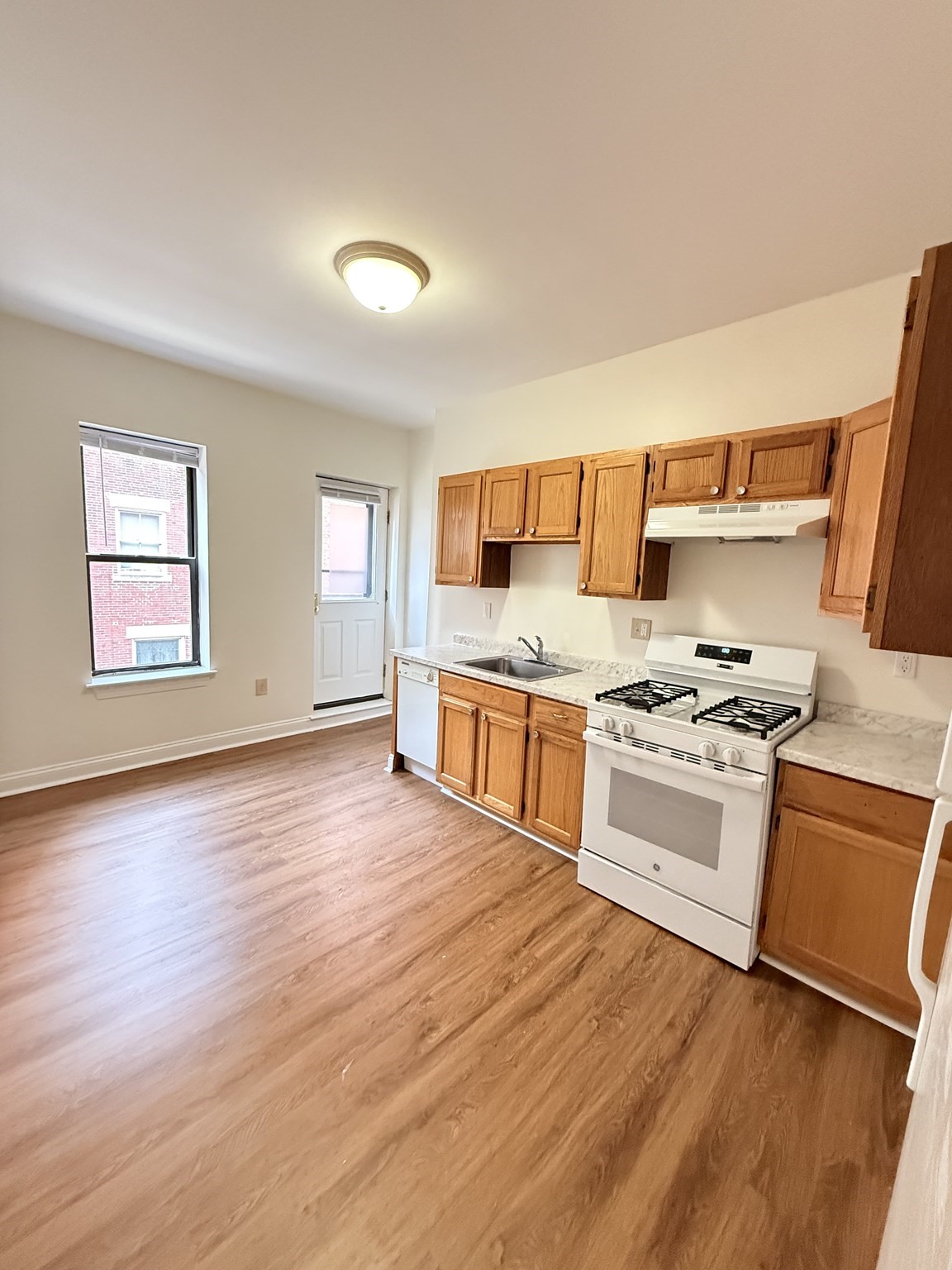 21 Hemenway St  UNIT 3 Boston Massachusetts United States, for Rent, residential,  , The Edwards Realty Team - Barrett Sotheby's International Realty