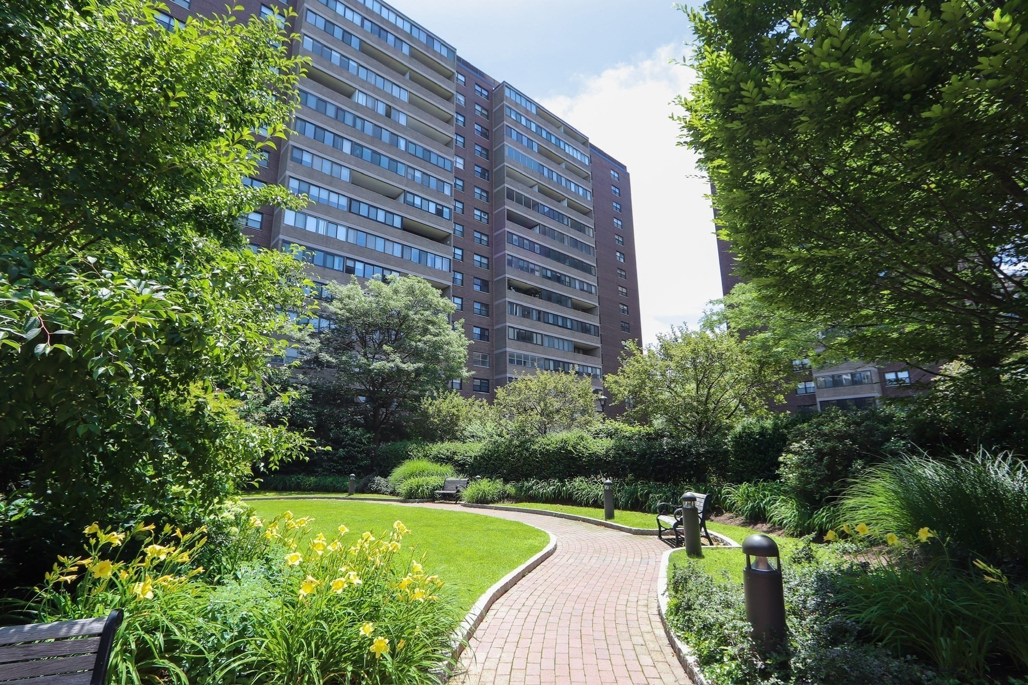 9 Hawthorne Pl  UNIT 2C Boston Massachusetts United States, for Sale, residential,  , The Edwards Realty Team - Barrett Sotheby's International Realty
