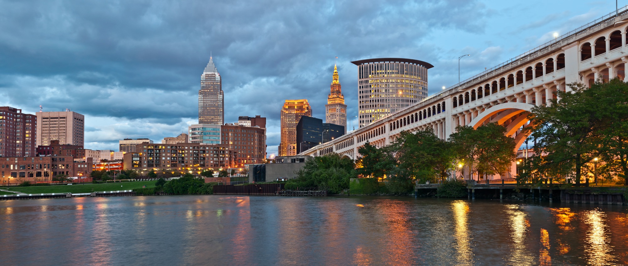 Charter Bus Rentals Cleveland - Best Prices - Live Online Prices in 30  Seconds