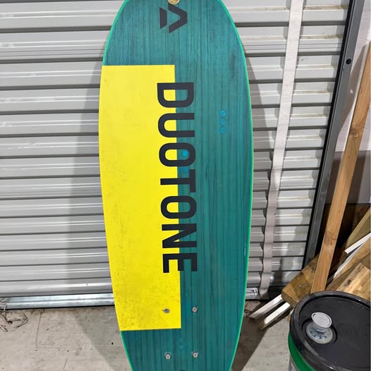 Duotone foil board