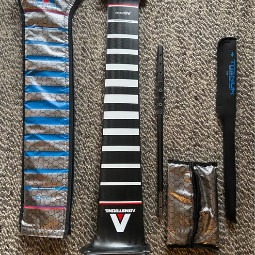 Armstrong mast and fuselage