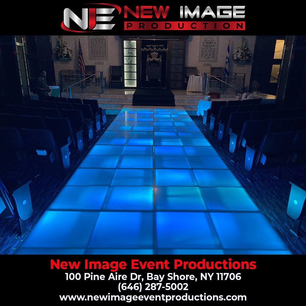 How can lighting control consoles be used to create dynamic lighting effects during live performances?