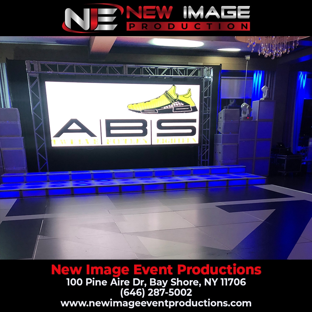 Can RGB lighting be programmed to change colors throughout an event?