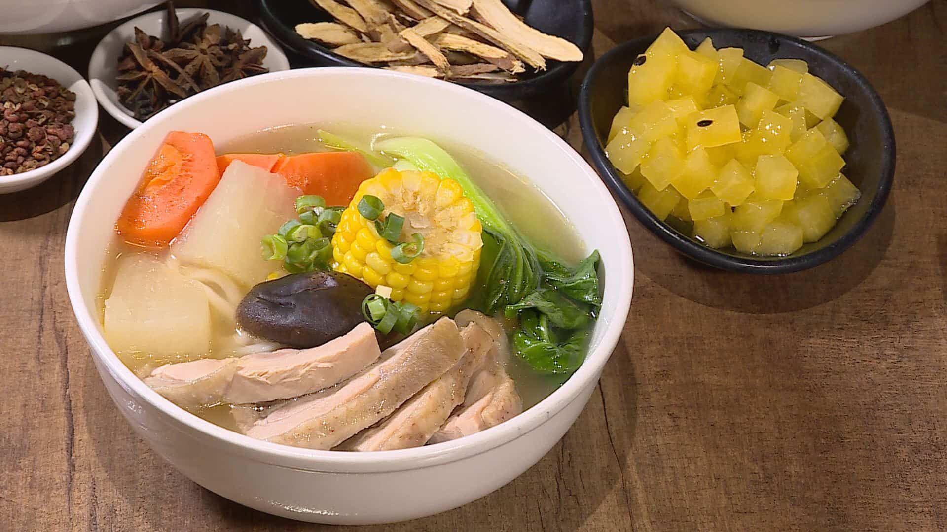 台北大肉量牛肉麵 五種部位一碗滿足