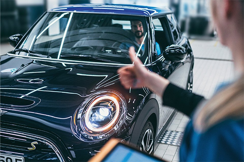 Minimum 12 month MINI warranty.