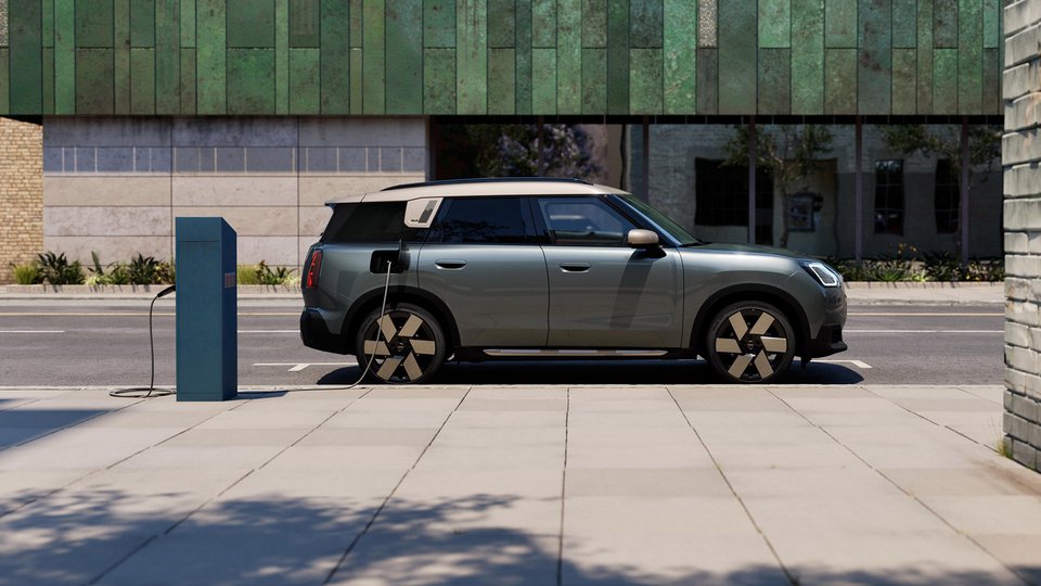What is the average price of a used electric car?
