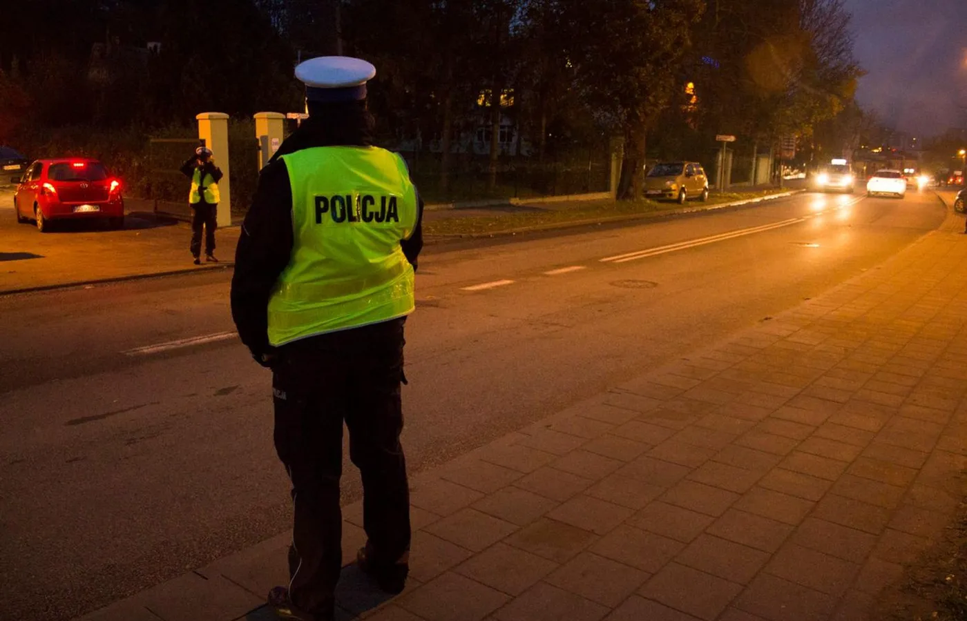 policja w nocy