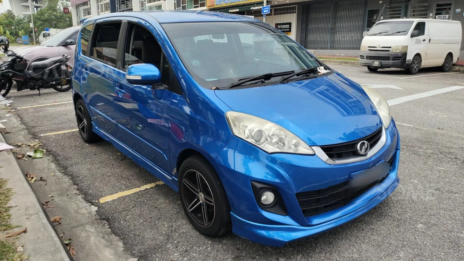 PERODUA ALZA EZ 1.5 AUTO • 2016
