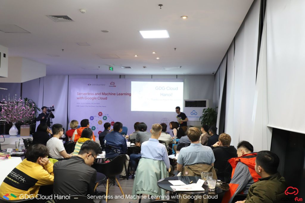 Một buổi seminar của GDG tại Hanoi. 