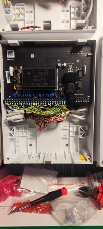 Hikvision hibrid riasztóközpont