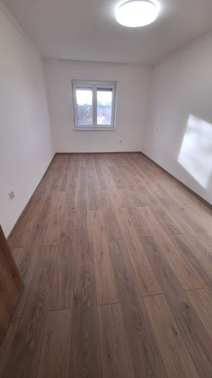 Teljesk-r--Lak-sfel-j-t-s