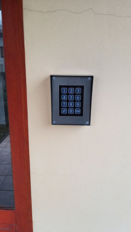 Kódzáras Beléptető felszerelése