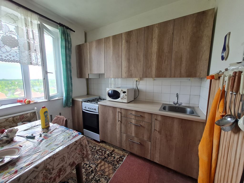 Egyedi-t-mb-lak-s-konyha-butor