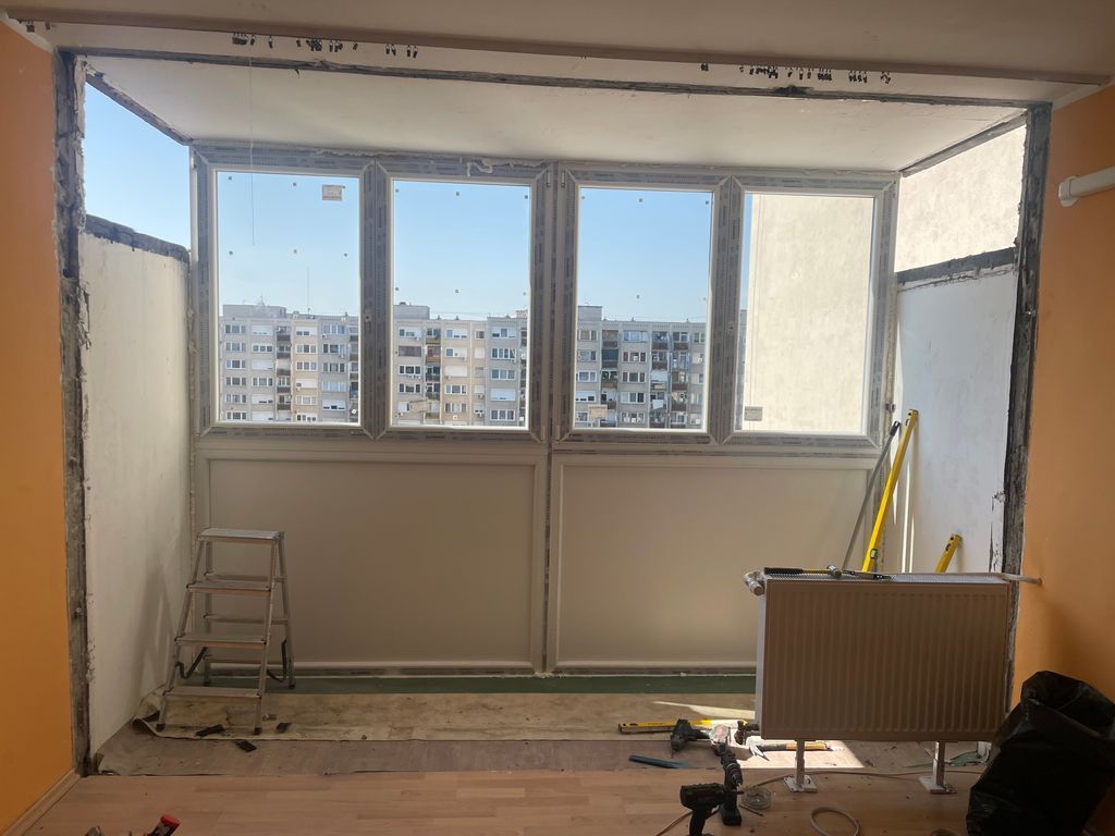 Panel-lak-s-terasz-lez-r-s