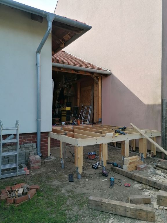 K-nny-szerkezetes-platform--p-t-s-Sopron