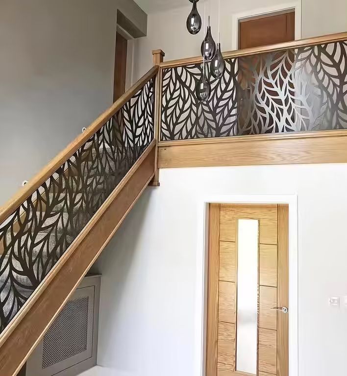Dekor fémlemez lépcsőfeljáró design fakerettel