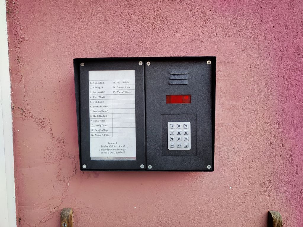 Kaputelefon központ felújítás
