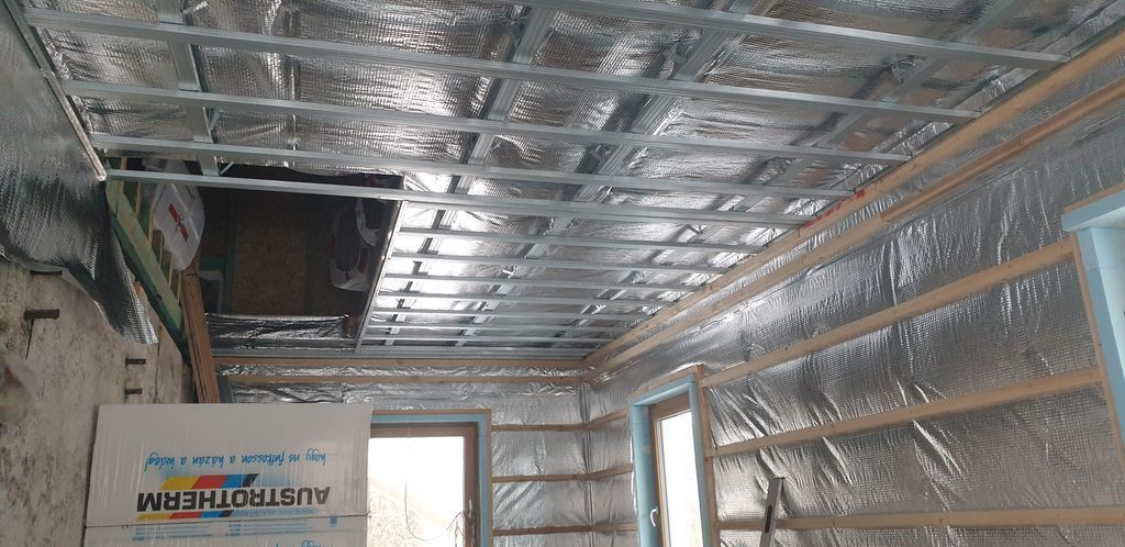 H-szigetel-s-PZ-f-li-val--lmennyezet--p-t-se