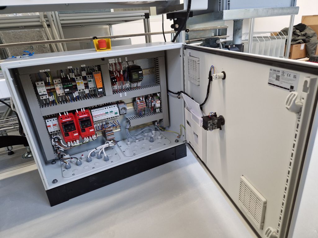 Elektromos-vez-rl-szekr-ny-