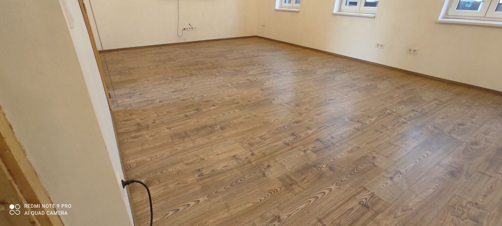 Laminált parketta
