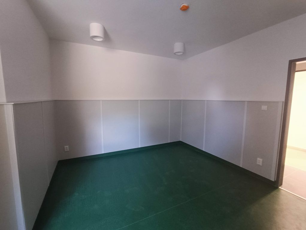 Fal-panel-sport-csarnok--lt-z-be