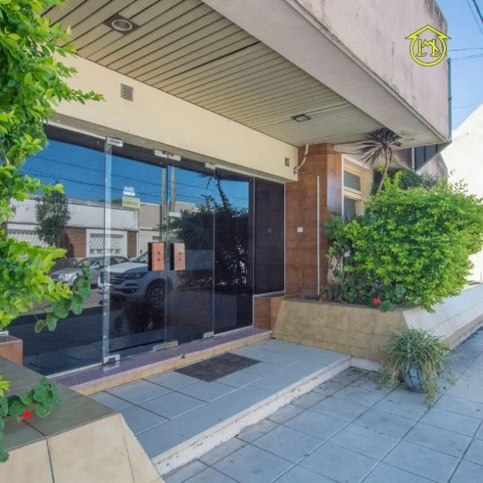 Importante Edificación En Venta. Centro Médico - Clínica En La Ciudad De San Andrés De Giles