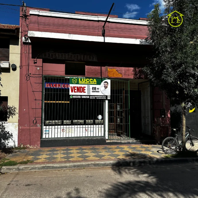 Amplio local en 25 de mayo e/Mitre y Avellaneda
