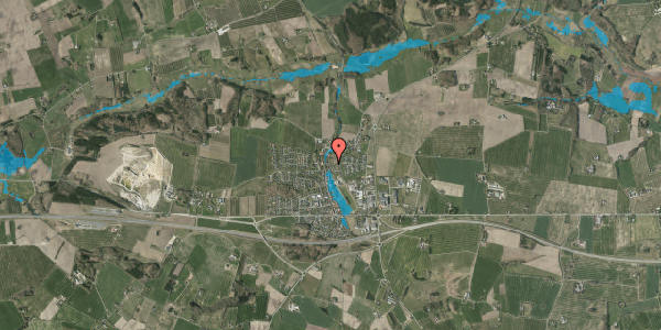 Oversvømmelsesrisiko fra vandløb på Niels Bohrs Vej 13, 8670 Låsby