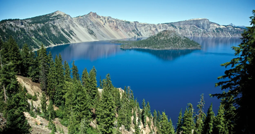 Crater Lake National Park in Oregon