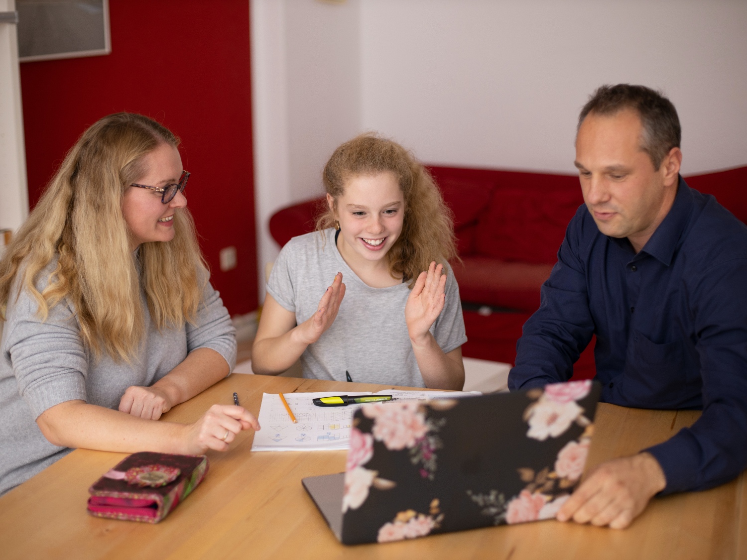 請即報名參加，成為義工 Volunteer for World without Strangers ; Volunteers without Boundaries Native English Speakers Programme now