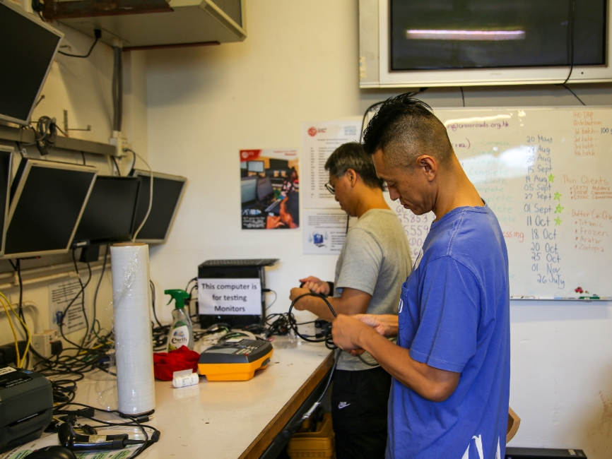 請即報名參加，成為義工 Volunteer for Computer Refurbishing now