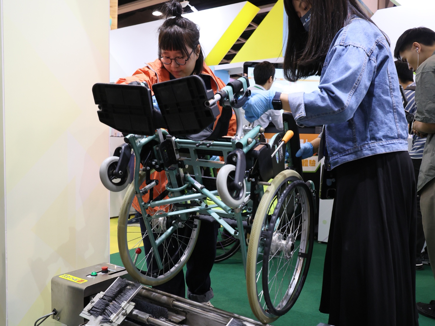 請即報名參加樂齡科技清潔及保養到戶服務 (3月2日)，成為義工 Volunteer for  now