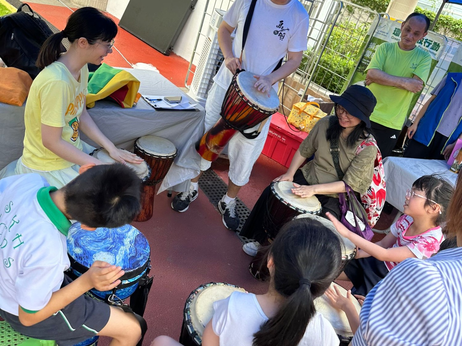 請即報名參加耆青友里樂富昌 ,成為義工 Volunteer for now