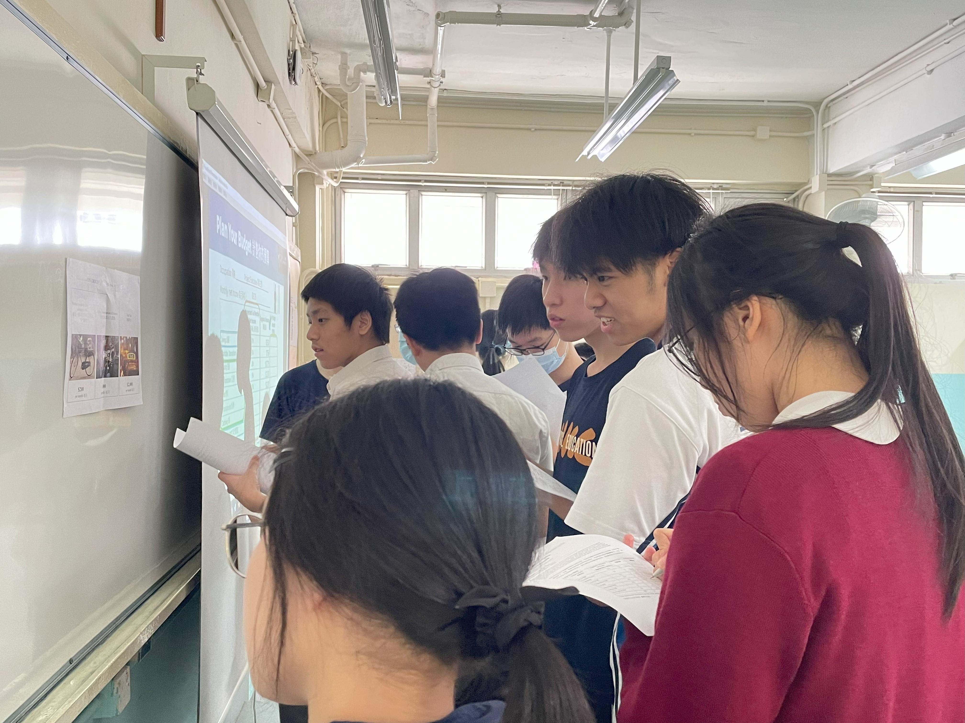 請即報名參加，成為義工 Volunteer for Workshop Facilitator - Youth Smart Finance Program (21 Mar 2026) now