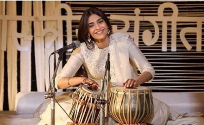 Padman: Sonam Kapoor turns a tabla player for this Akshay Kumar film