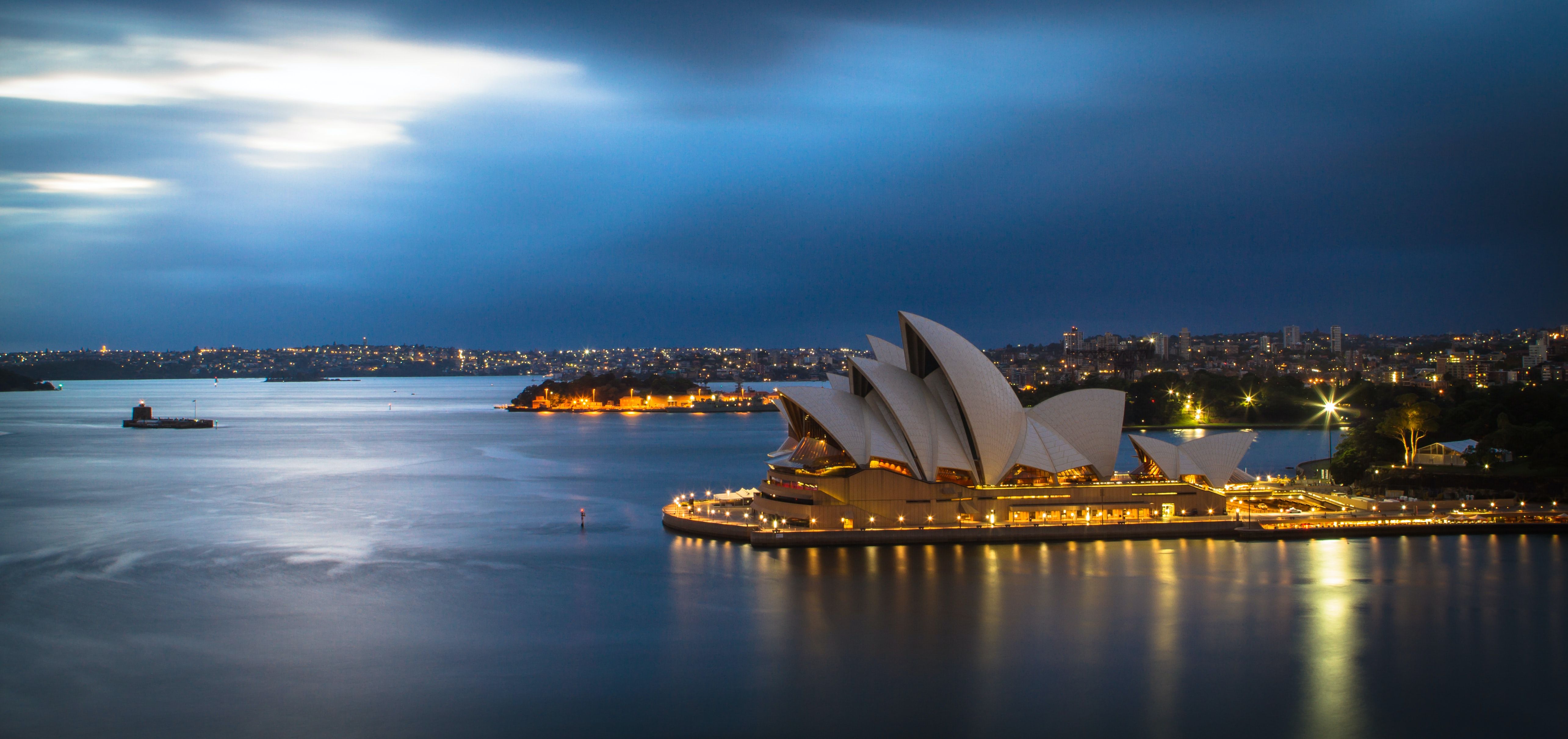 australia opera house at night