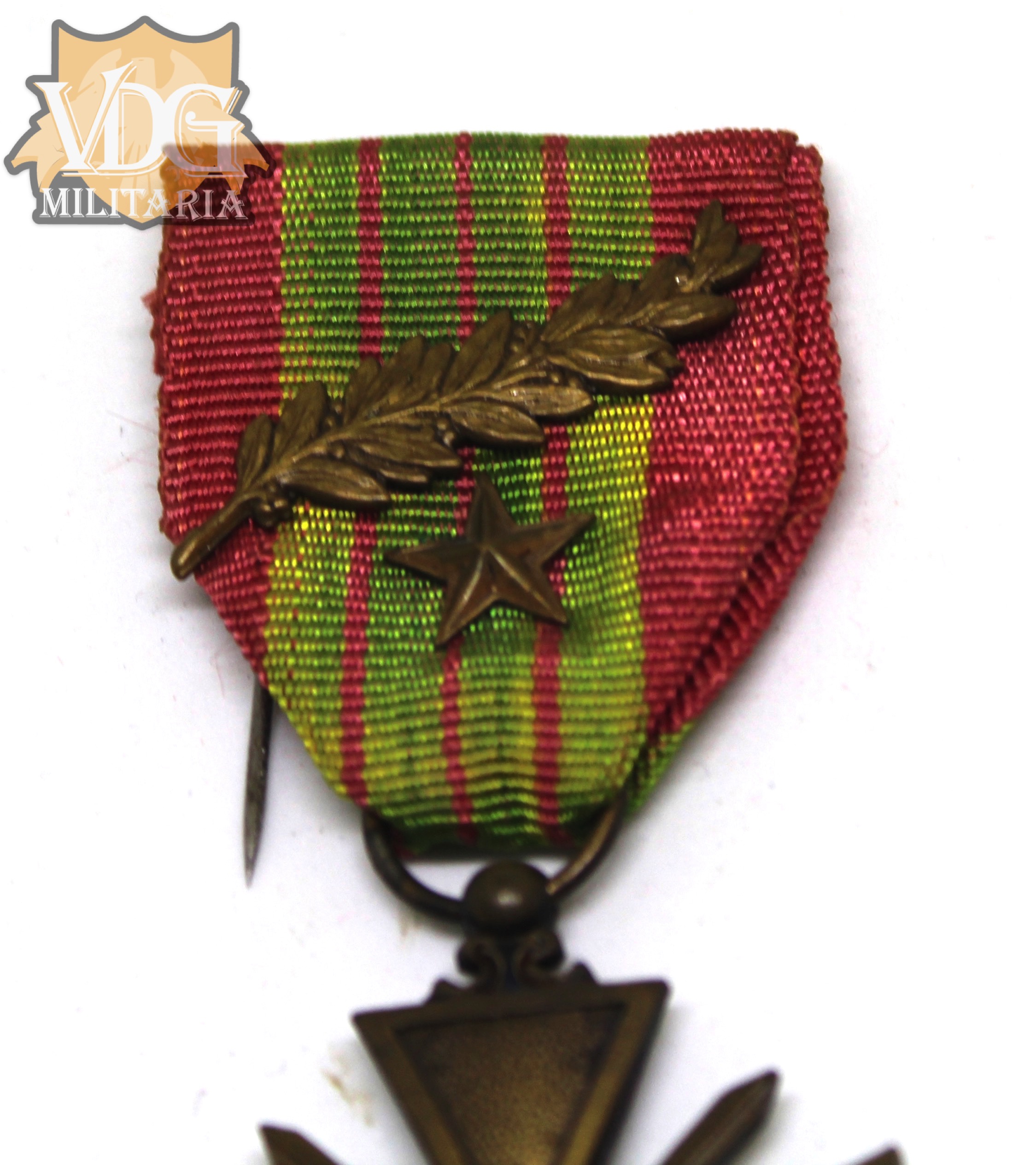 WW2 French Croix de guerre 1939–1945 Medal - Image 9