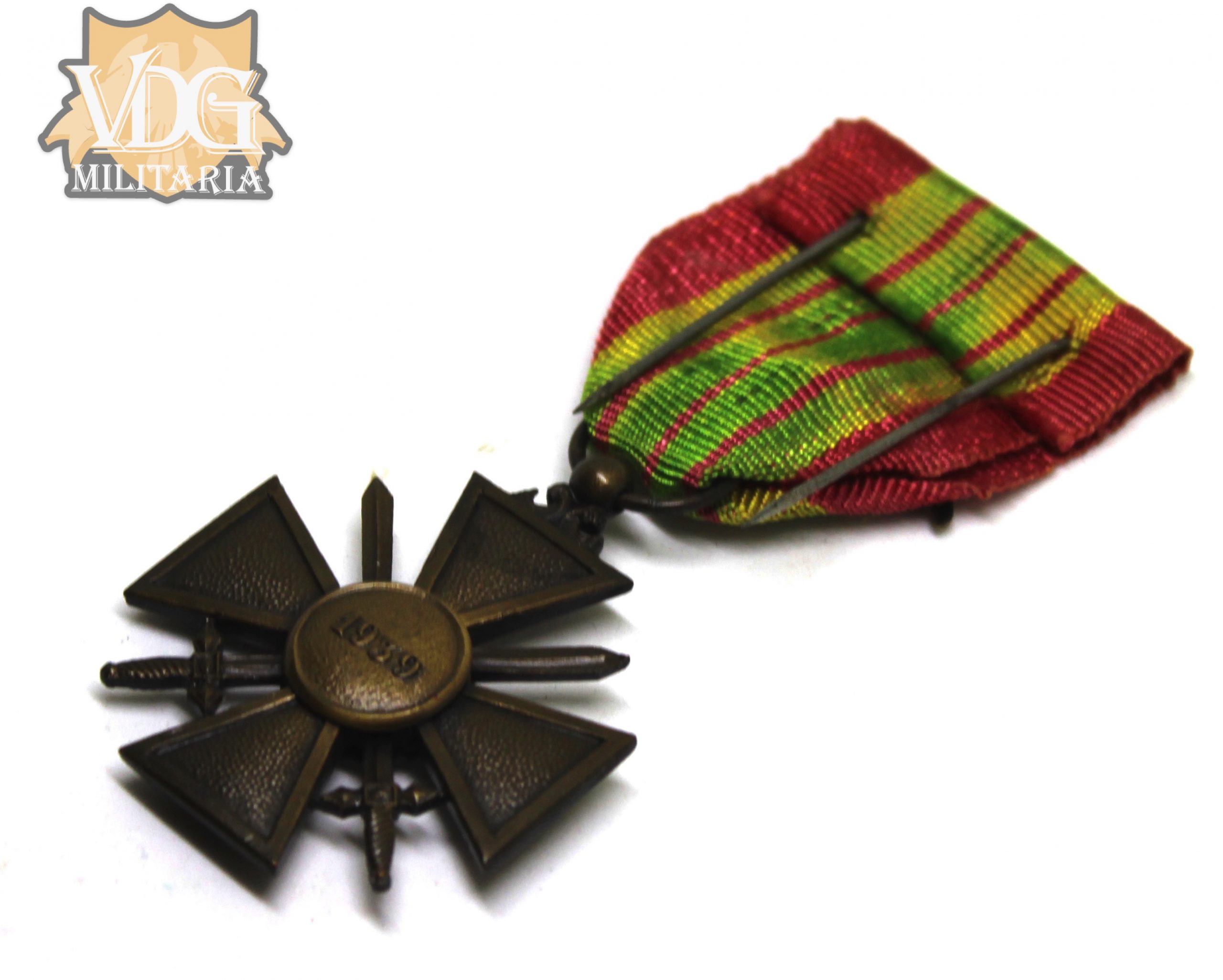 WW2 French Croix de guerre 1939–1945 Medal - Image 3