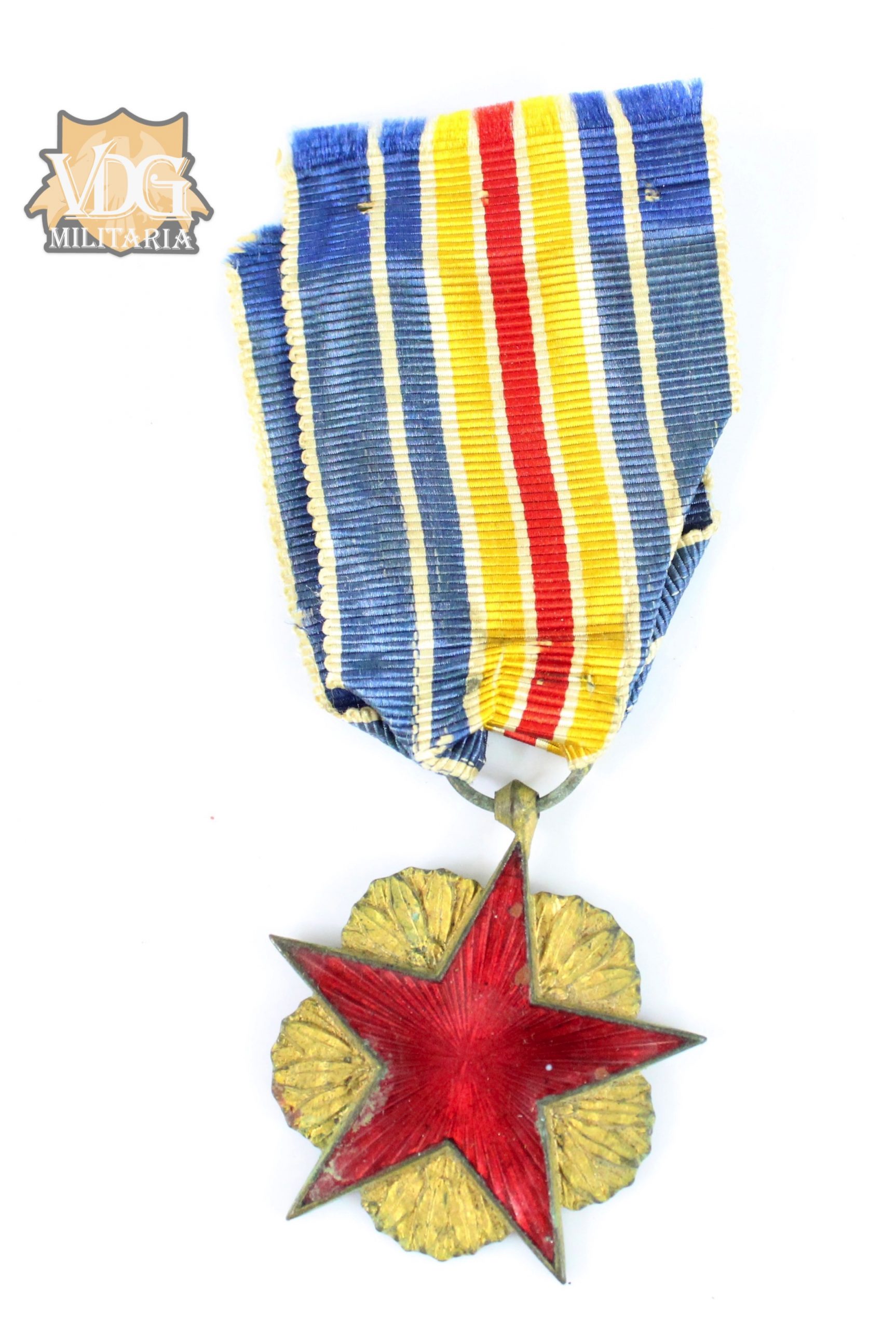 WW1 French Wounded Medal (Insigne des Blessés Militaires) with Enamel Star