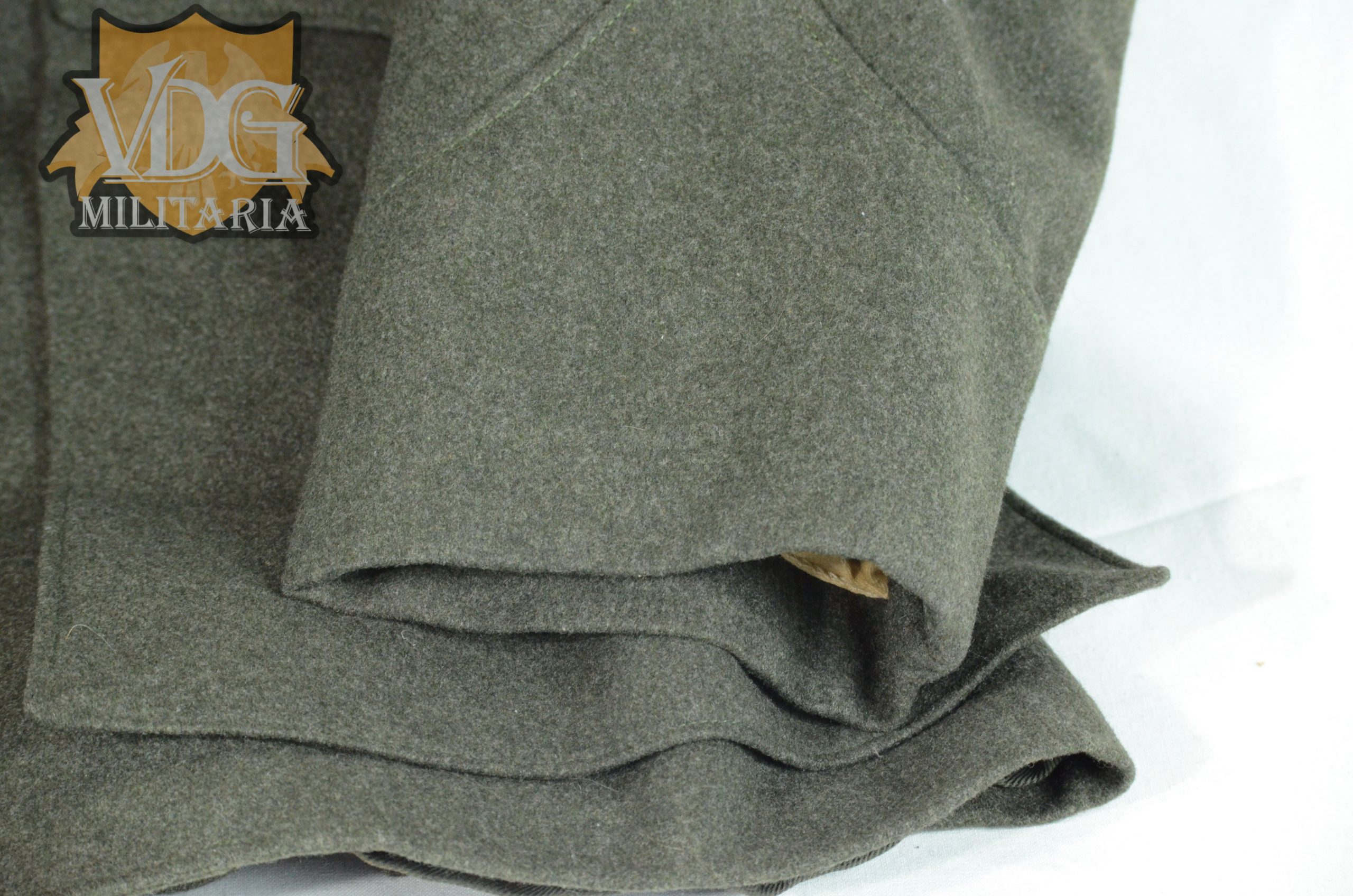 WW2 USMC Blooded 1st Guadalcanal Patched Dress Jacket with Awards - Image 10