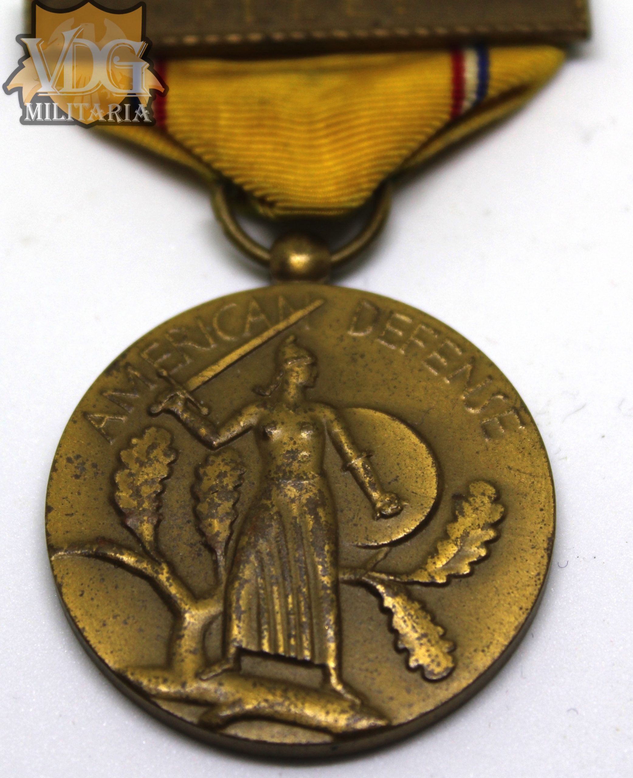 WW2 US American Defense Medal with Fleet Bar-Slot Brooch - Image 2
