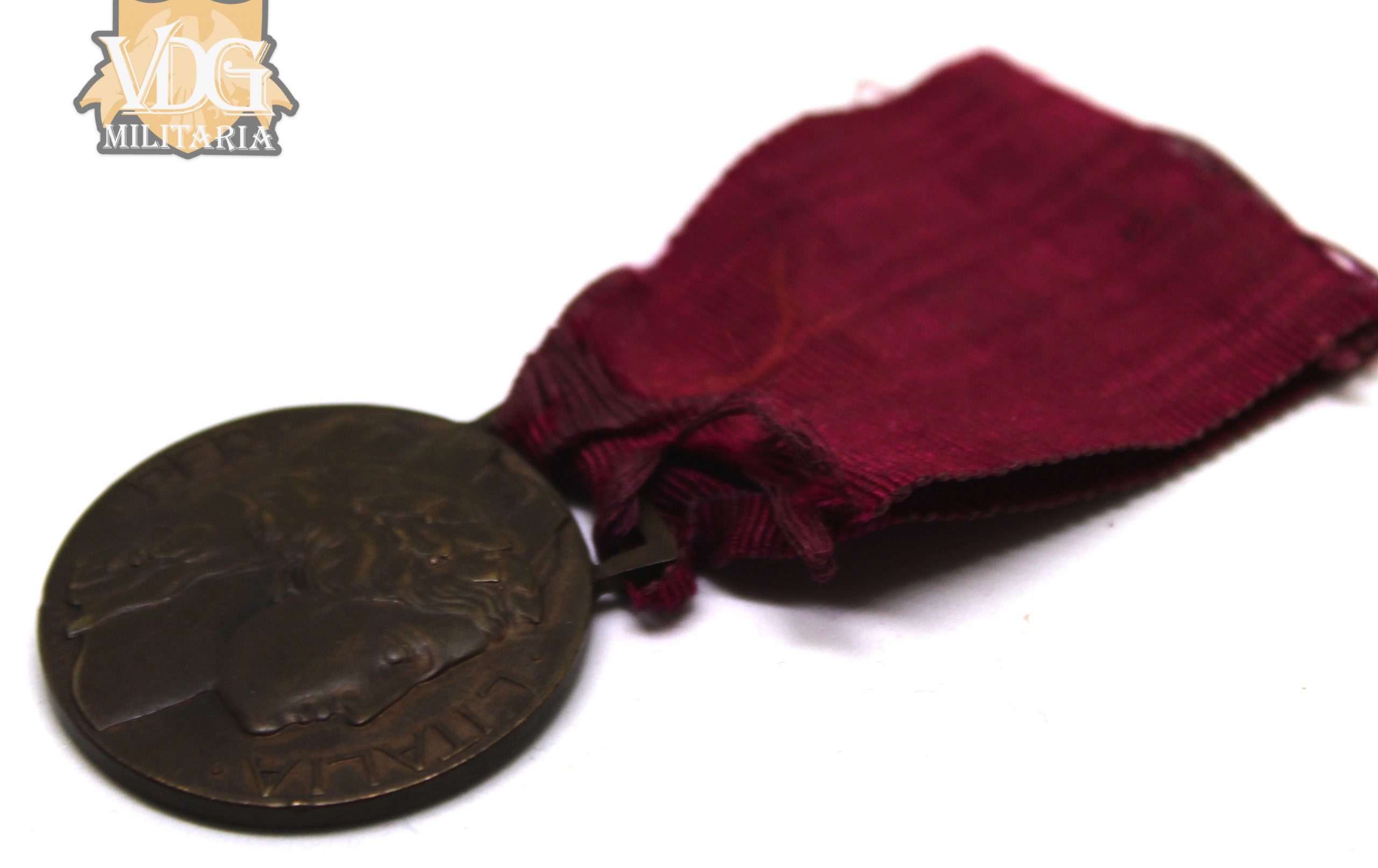 WW1 Italy 1915-1918 Italian-Austrian War Volunteer War Medal - Image 3
